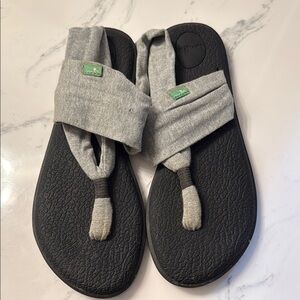 Sanuk Gray and Black Women's Sandals